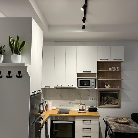 Comfy Nest Apartment- Free Parking Tirana Exterior photo